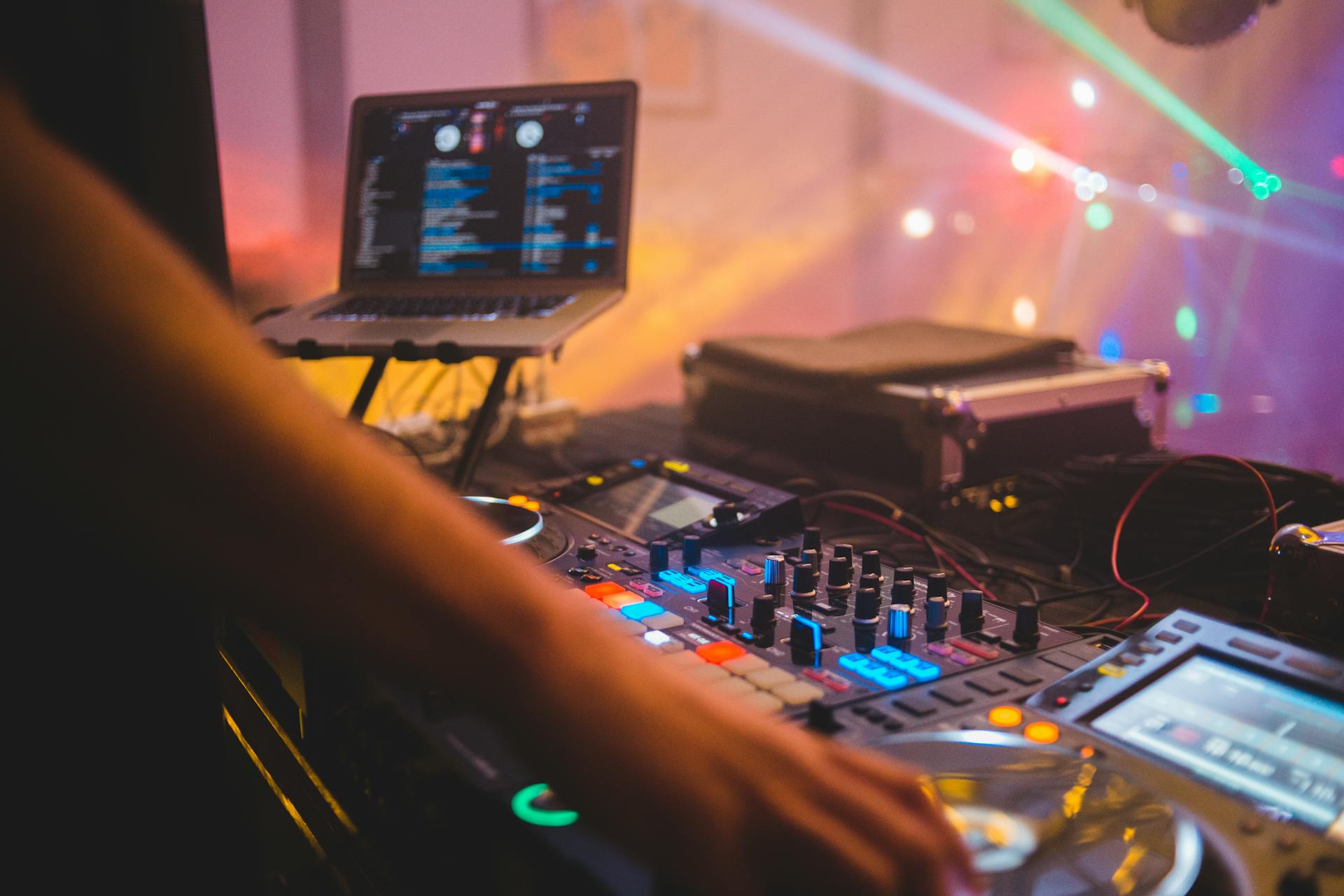 Avoiding Legal Pitfalls: PLI and PAT Compliance for UK Mobile DJs