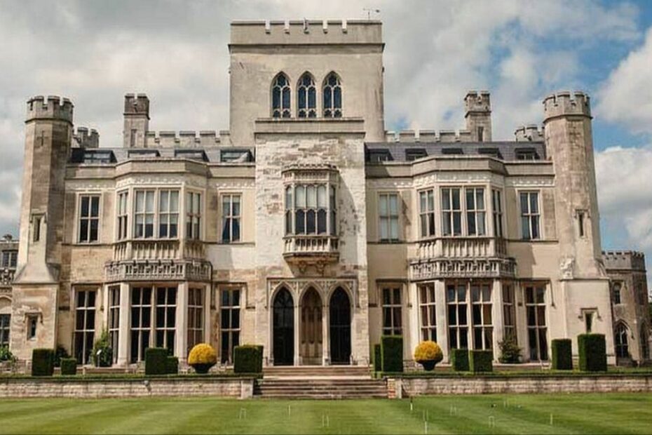 Ashridge House Weddings by Select Mobile Disco & DJ Hire
