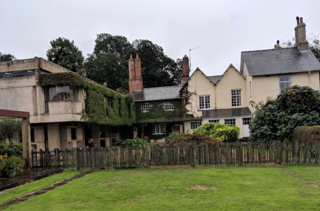 Chilford Hall Wedding DJ Hire & Disco Hire