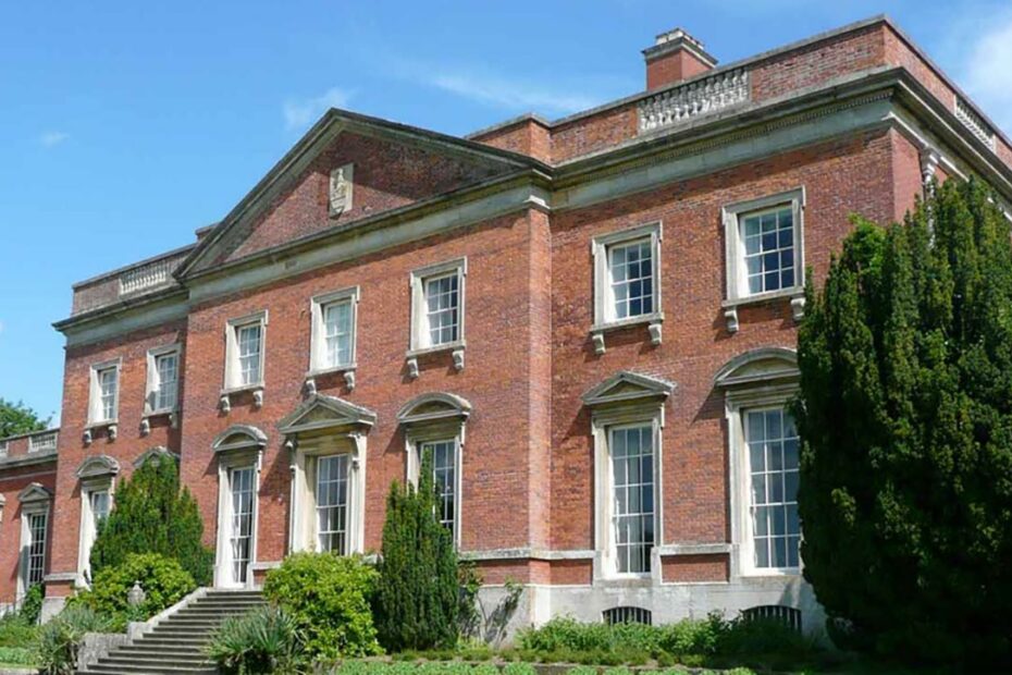 Kelmarsh Hall Weddings by Select Mobile Disco & DJ Hire