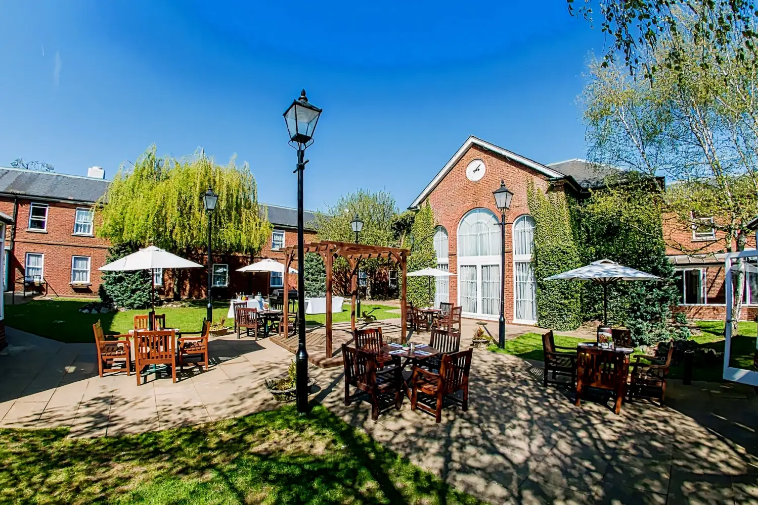 Holiday Inn Milton Keynes Wedding DJ Hire & Disco Hire